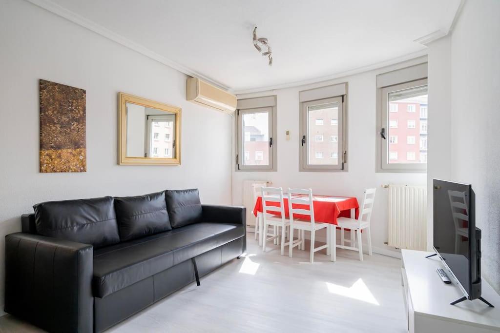 Cozy Family Apartment Tetuan/Estrecho B.M7 マドリード エクステリア 写真